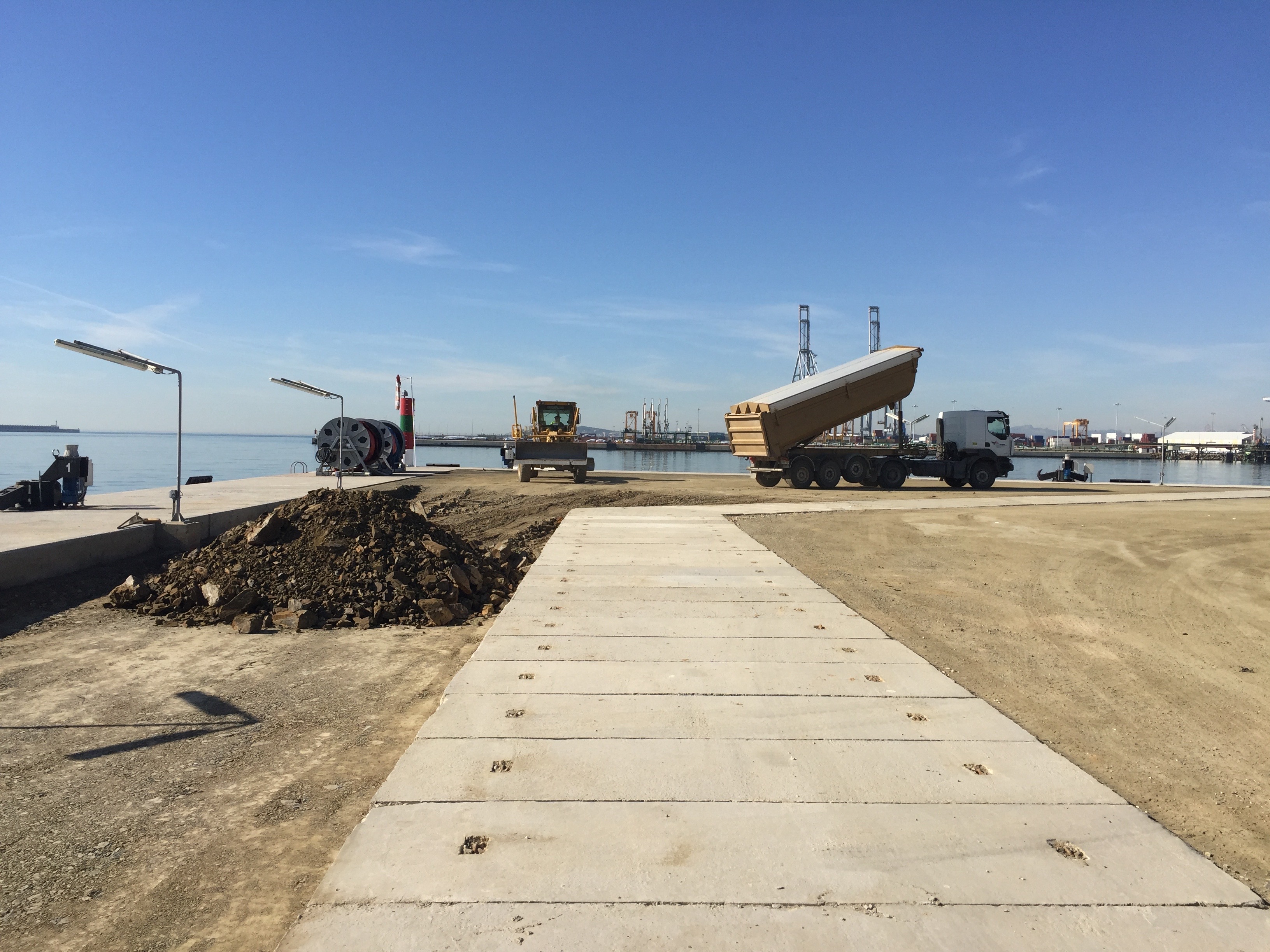 Accesos nuevas explanadas Muelle Química